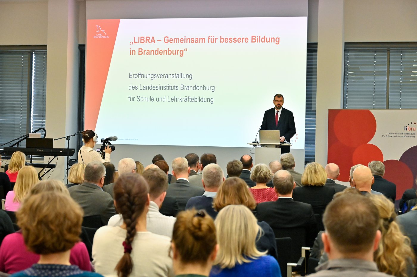 Eröffnung des Landesinstituts Brandenburg für Schule und Lehrkräftebildung durch Bildungsminister Steffen Freiberg